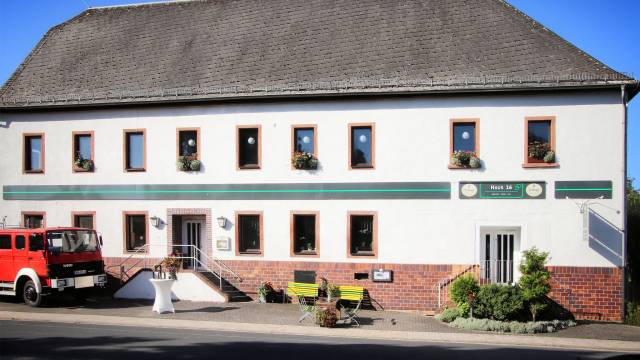 Seitliche Ansicht auf das Haus 16