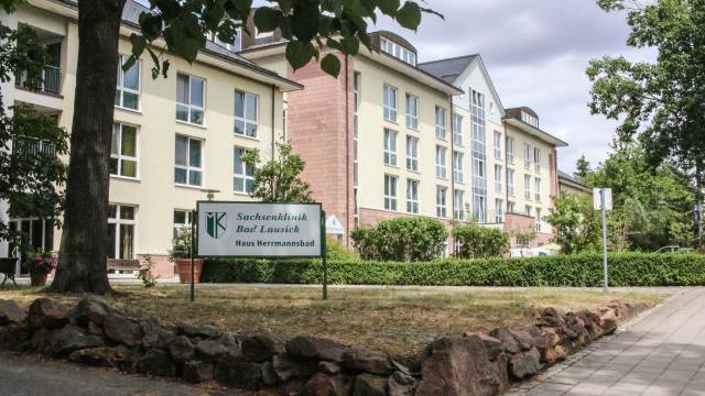 Außenansicht der Sachsenklinik Bad Lausick